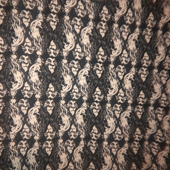 Lularoe Disney Villain Scar Lion King Irma Shirt L - Picture 3 of 4